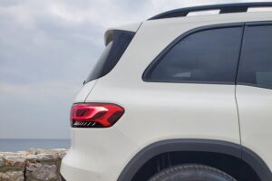 Santorini: Private Transfer from Airport/Port - Ride Comfort on Santorini Roads: Air-Conditioning and Real-World Safety