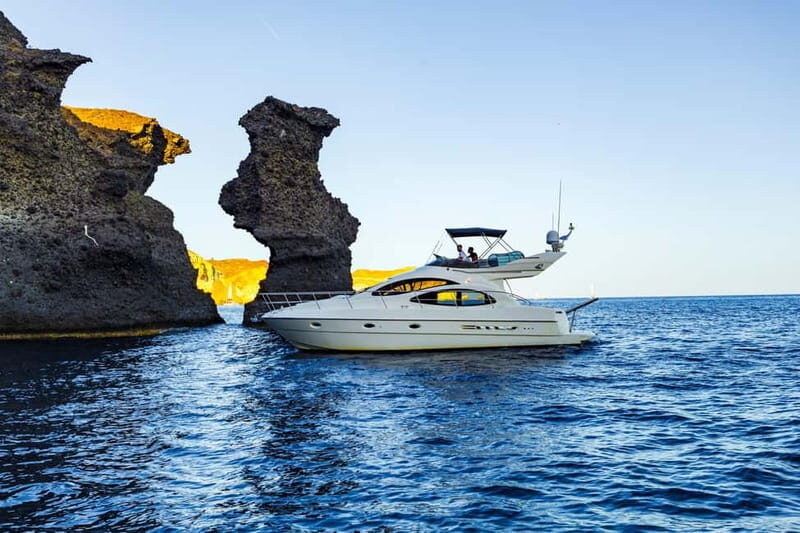 Santorini: Private Yacht Experience of Timeless Elegance - The Azimut 42 Flybridge: Better Angles, Less Fuss