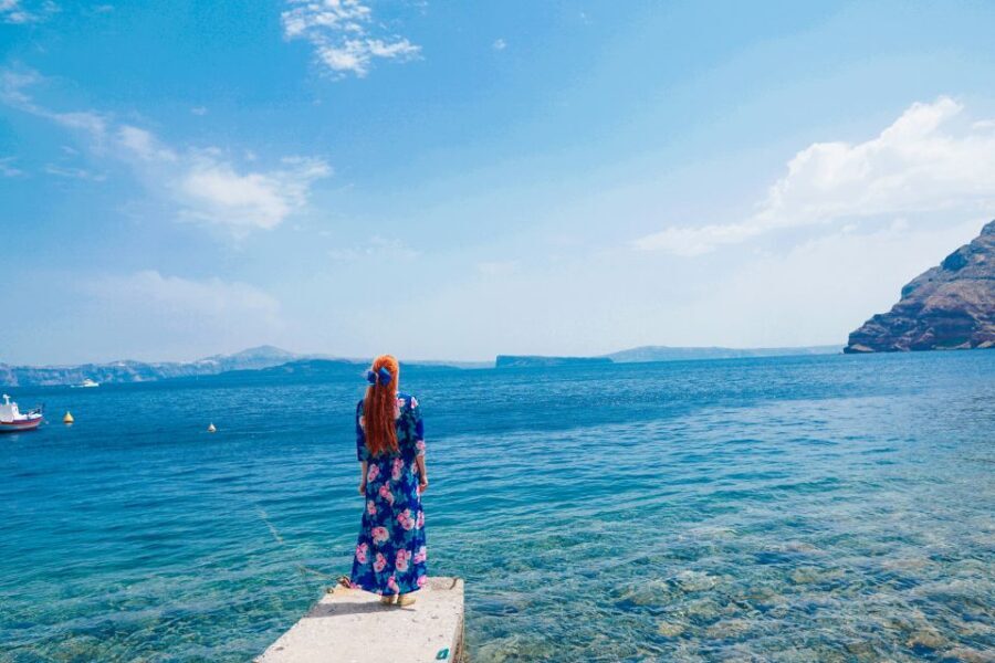 Santorini: Romantic Sunset Caldera Cruise with Dinner - Getting to the Port: The Athinios Bus and Boarding Flow