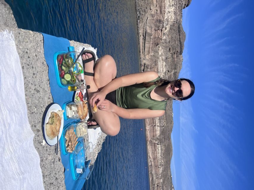 Santorini: Sea Caves Kayak Trip with Snorkeling and Picnic - Logistics that can affect your comfort (and how to plan around them)
