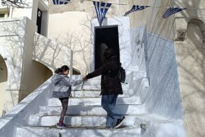 Santorini Semi-Private Small Group Sightseeing Tour - The 5-hour rhythm: how the day stays doable