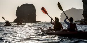 Santorini: Sunset Sea Kayak with Light Dinner - The 4.5-Hour Flow: Pickup to Dinner Without the Headaches