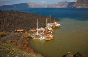 Santorini: Thirassia Islands and Volcano Guided Cruise - From Athinios Port to the Volcano: How the Boat Day Feels