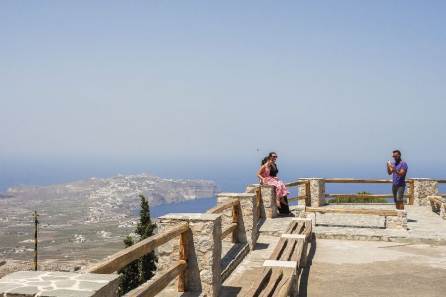 Santorini: Top Sights Day Trip, Wine Tasting, & Oia Sunset - Emporio: a guided walk through medieval maze + Venetian fortress stop