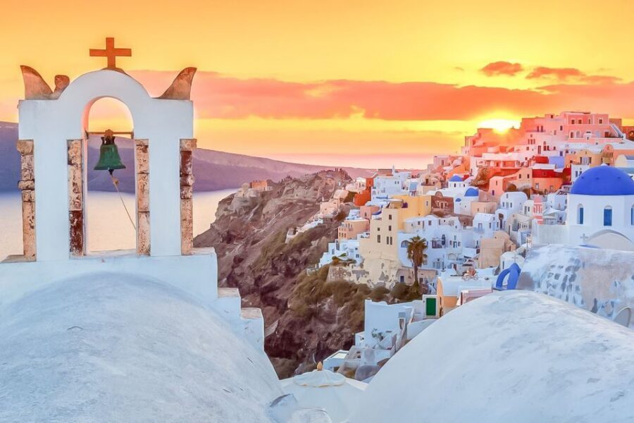 Santorini: Traditional Sightseeing Bus Tour with Oia Sunset - Akrotiri Excavations: The Bronze Age Stop That Changes How You See Santorini