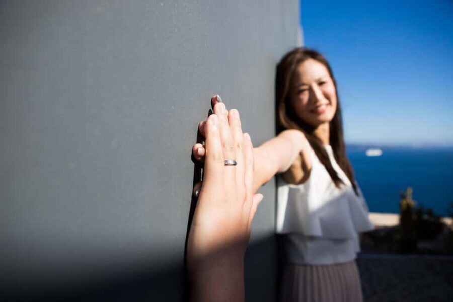 Santorini Unfiltered: Luxury Photoshoot with a Photographer - Direction without stiffness: what the photographer does that matters