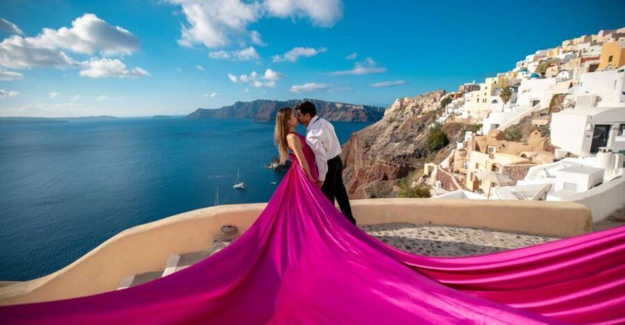 Santorini: Unique Flying Dress Photoshoot Experience - Where you meet and why the meeting point matters