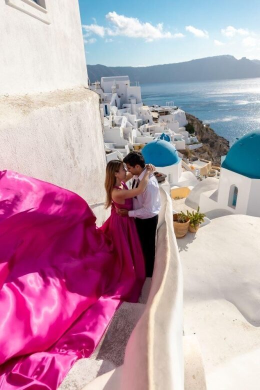 Santorini: Unique Flying Dress Photoshoot Experience - The big deal: 30 edited photos within 72 hours