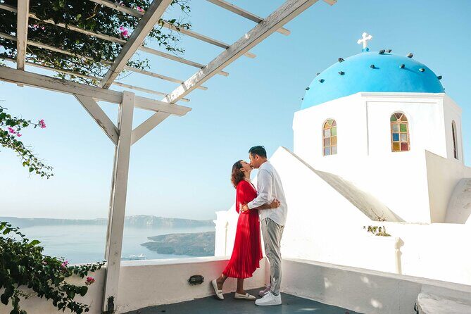 Santorini Vacation Photoshoot - Price and value: what $216.74 per group buys you