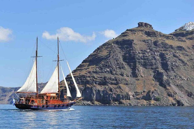 Santorini Volcanic Islands Cruise: Volcano,Hot Springs,Thirassia and Oia Sunset - The Big Picture: Volcano, Hot Springs, Thirassia, Then Oia