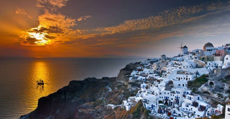 Santorini: Volcanic Sunset Cruise with Dinner - The Volcano Part: When the View Becomes Part of the Story