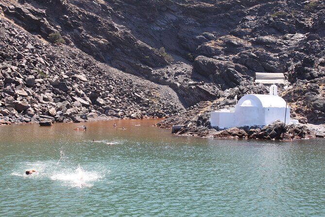 Santorini - Volcano and Hot springs - Santorini volcano and hot springs in three hours: the value play