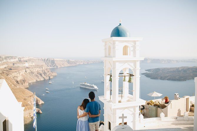Santorini Walking Tour with a Personal Photographer - Value beyond photos: the Santorini orientation component