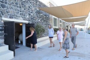 Santorini Wine Stories: Sunset Tour with Tasting & Dinner - 4:00 pm Pickup to Drop-Off: How the Timing Feels