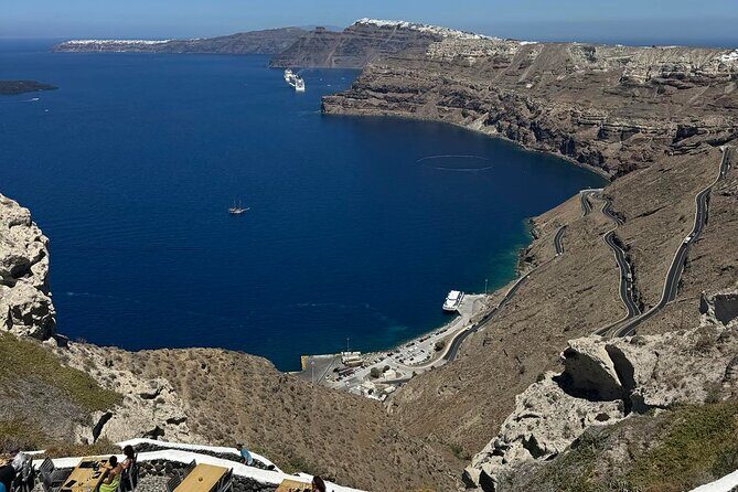 Santorini Wine Tour: 2 Wineries with Tastings & Local Snacks - Pickup on steep Santorini streets: the logistics that matter