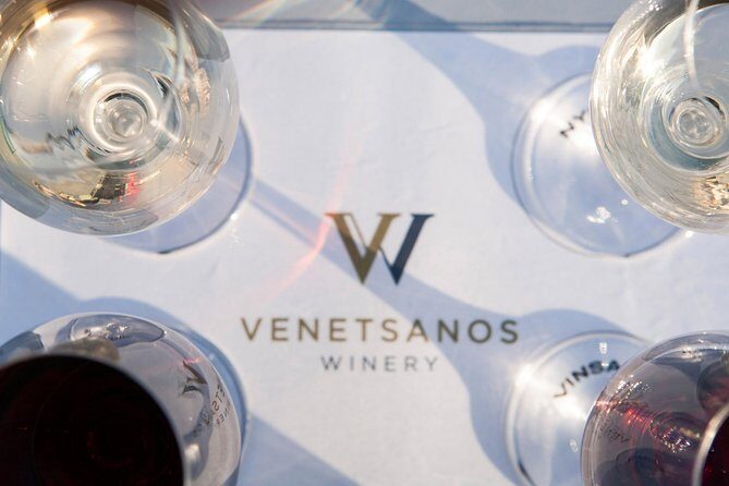 Santorini Wine Tour: Taste 12 best wines & 3 beers with pairings - What the small-group setup does for your tasting experience