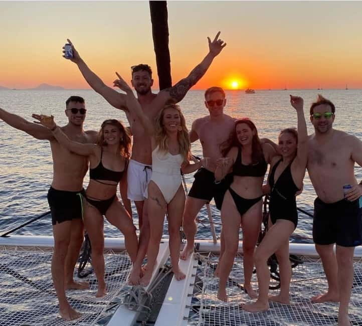 Santorini:All-inclusive Catamaran Cruise with Thirassia Stop - The real draw: a caldera cruise that moves