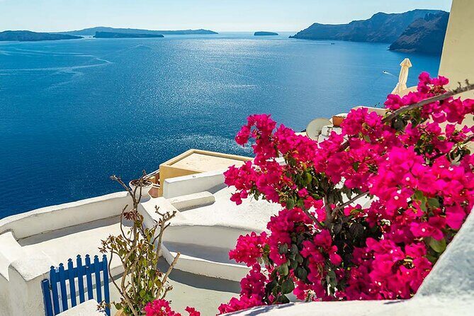 Santorini's Highlights Tour Experience - Stop 1: Oia’s White Alleys, 3 Blue Domes, and Photo Time That Fits