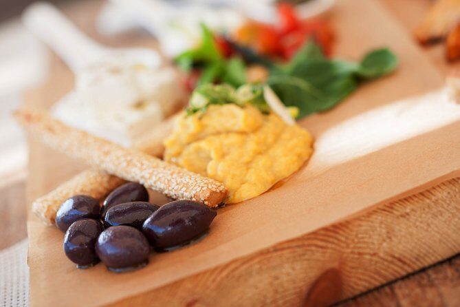 Small-Group Greek Food and Wine Tasting Tour in Santorini - Pickup at 3:30 pm and how the small group keeps it personal