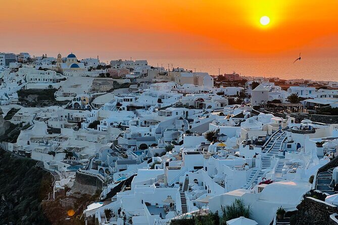 Small Group Sightseeing Tour: All Santorini’s Treasures - Perissa black sand beach: the best recovery stop on a packed day