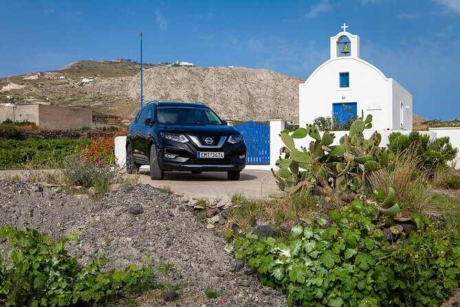 SUV Santorini Highlights Private Tour - Oia: A 45-Minute Stroll Through White Houses and Castle Ruins