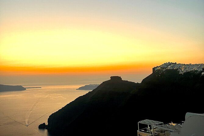 The Highlights of Santorini on a Mini Bus Daily Sunset Tour - Comfort and safety on Santorini roads