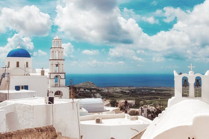 Traditional Villages & Akrotiri Excavations: Private Tour - Pyrgos: the hilltop village with Venetian castle energy