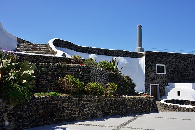 Wine Tour Santorini - Stop 3: Venetsanos Winery, Caldera Views and Modern Techniques